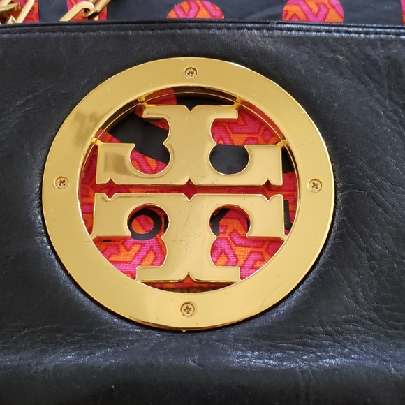Tory Burch Clutch black small bag wit logo gold Chain strap & dust bag - Picture 6 of 15
